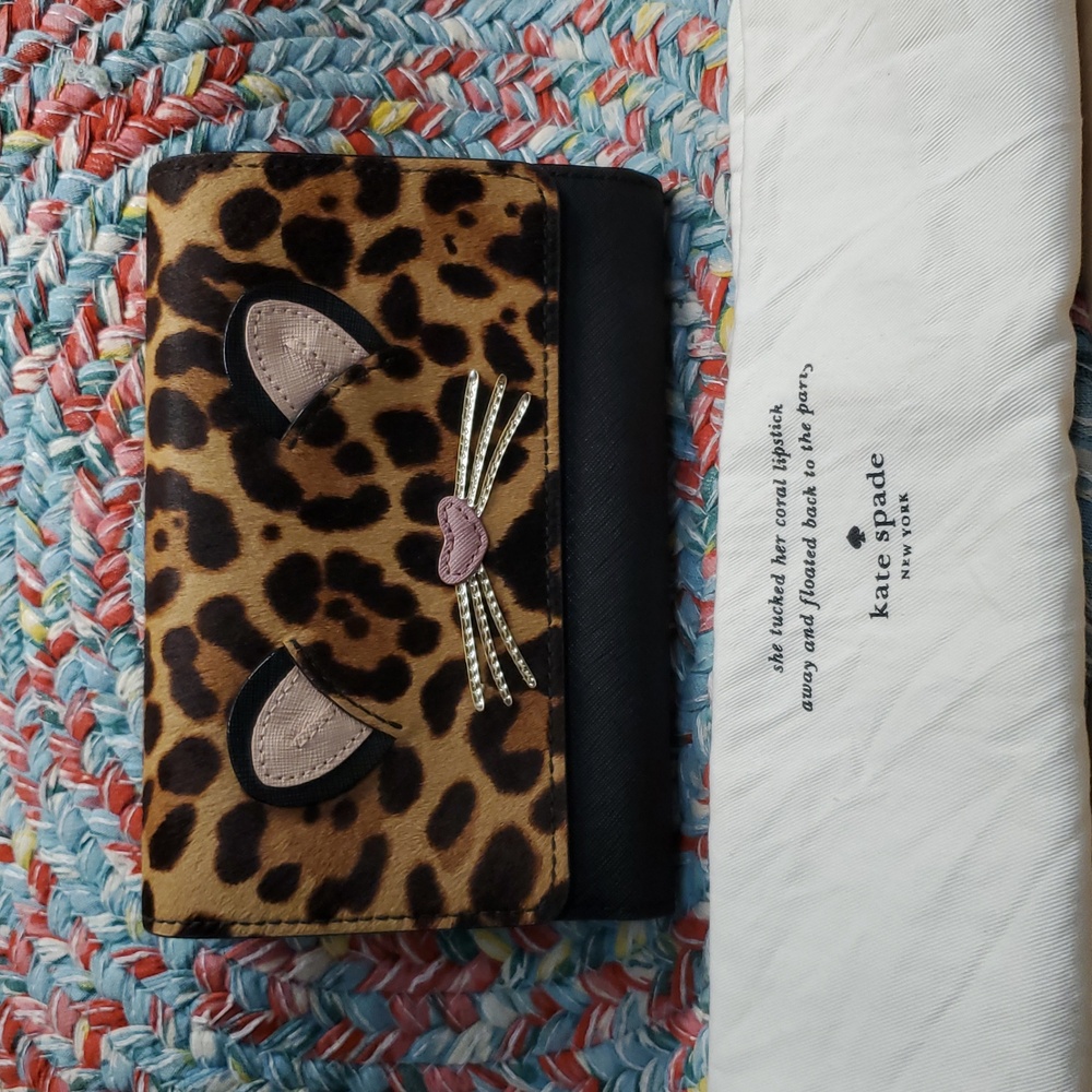 Kate Spade Leopard Crossbody Bag (Clutch / Wallet) Like New Novelty Piece
